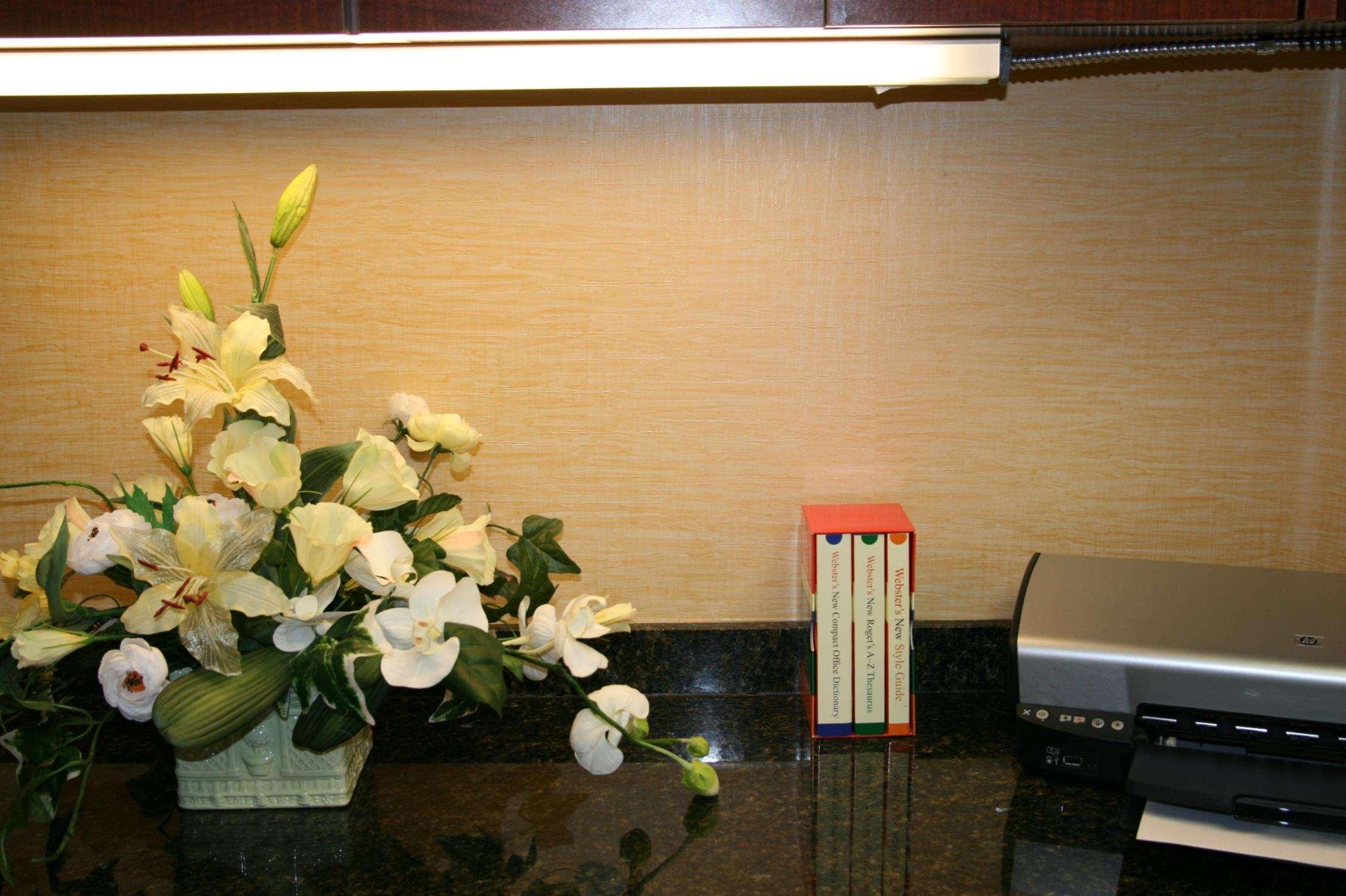 Hampton By Hilton Otel Brentwood Dış mekan fotoğraf