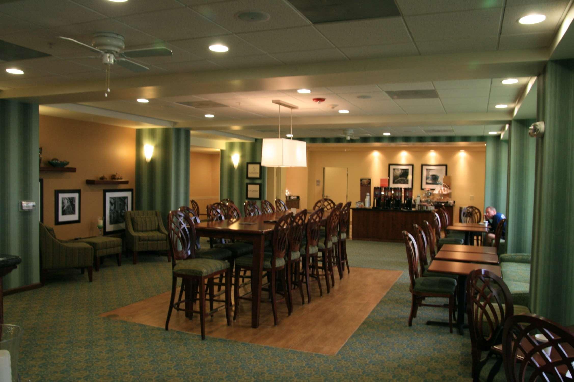 Hampton By Hilton Otel Brentwood Restoran fotoğraf