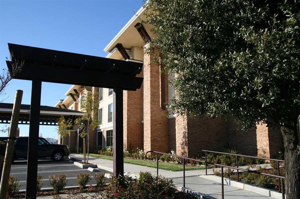 Hampton By Hilton Otel Brentwood Dış mekan fotoğraf