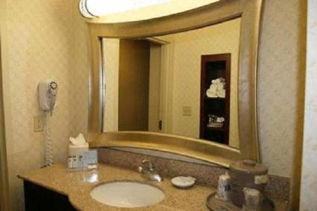 Hampton By Hilton Otel Brentwood Dış mekan fotoğraf