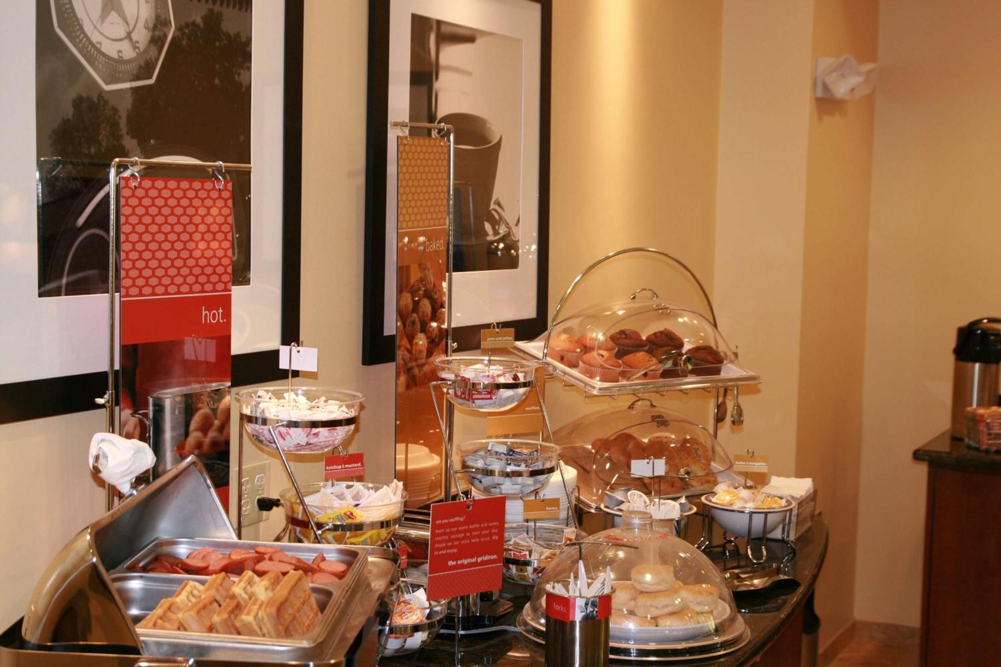 Hampton By Hilton Otel Brentwood Dış mekan fotoğraf