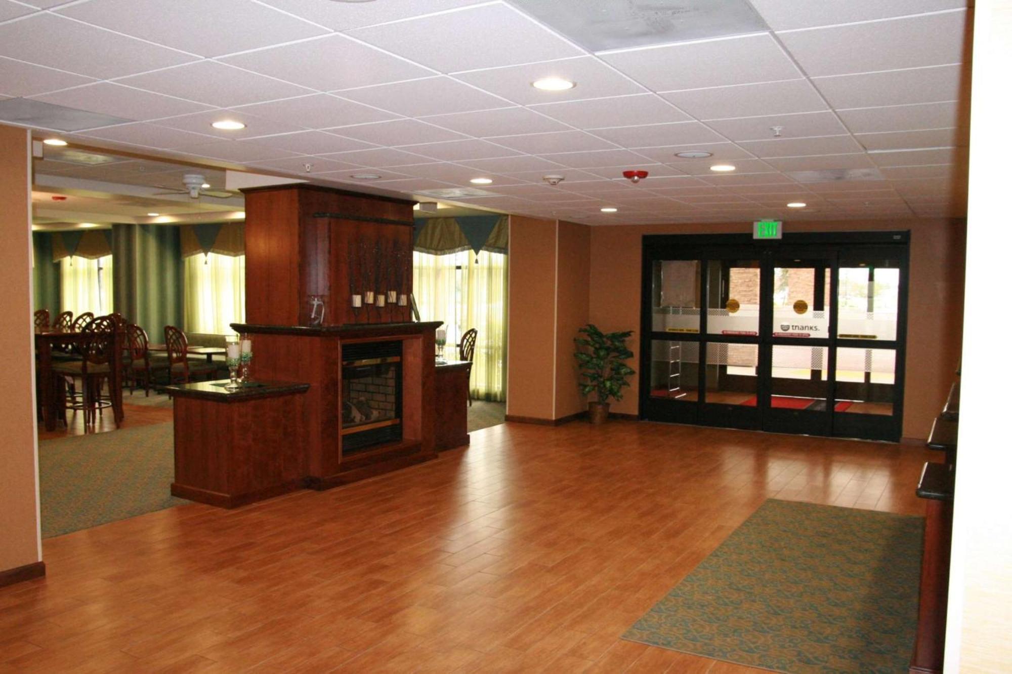 Hampton By Hilton Otel Brentwood Dış mekan fotoğraf